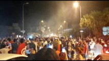 شاهد: أنصار الرئيس التونسي يحتفلون بإقالة الحكومة والغنوشي يدعو الناس للنزول ضد 