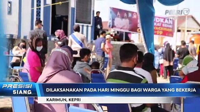 Polwan Cantik di Gerai Vaksinasi Presisi Keliling Polres Karimun