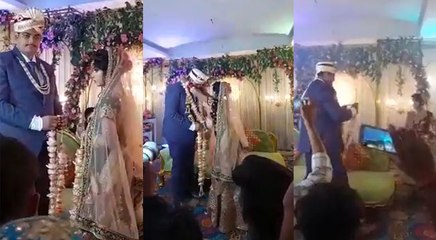 Video: वरमाला पर दुल्हन ने शुरू की कबड्डी! दूल्हा हुआ परेशान, दोस्त ने बचाई जान