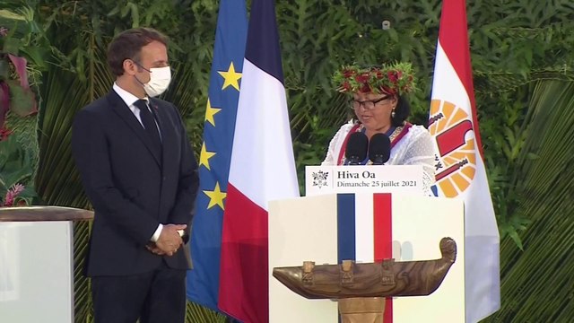 Aux Iles Marquises, Emmanuel Macron renommé grand chef qui marche et qui ira loin