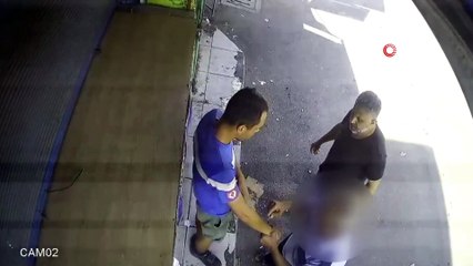 Dedektif gibi takibe aldığı hırsızı yakalayıp polise teslim ettiği anlar kamerada