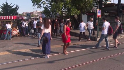 İSTANBUL - Bayram tatilinin sona ermesiyle trafikte yoğunluk arttı