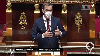 Covid-19 : le pass sanitaire adopté par le Parlement