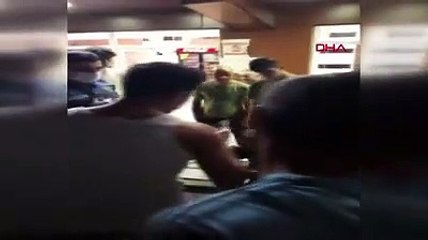 Taksi ücretini vermemek için kaçarken, bahçe duvarından böyle düştü