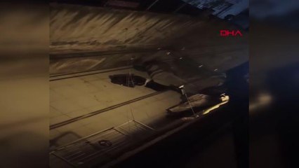 TAKSİ ÜCRETİNİ VERMEMEK İÇİN KAÇARKEN BAHÇE DUVARINDAN BÖYLE DÜŞTÜ