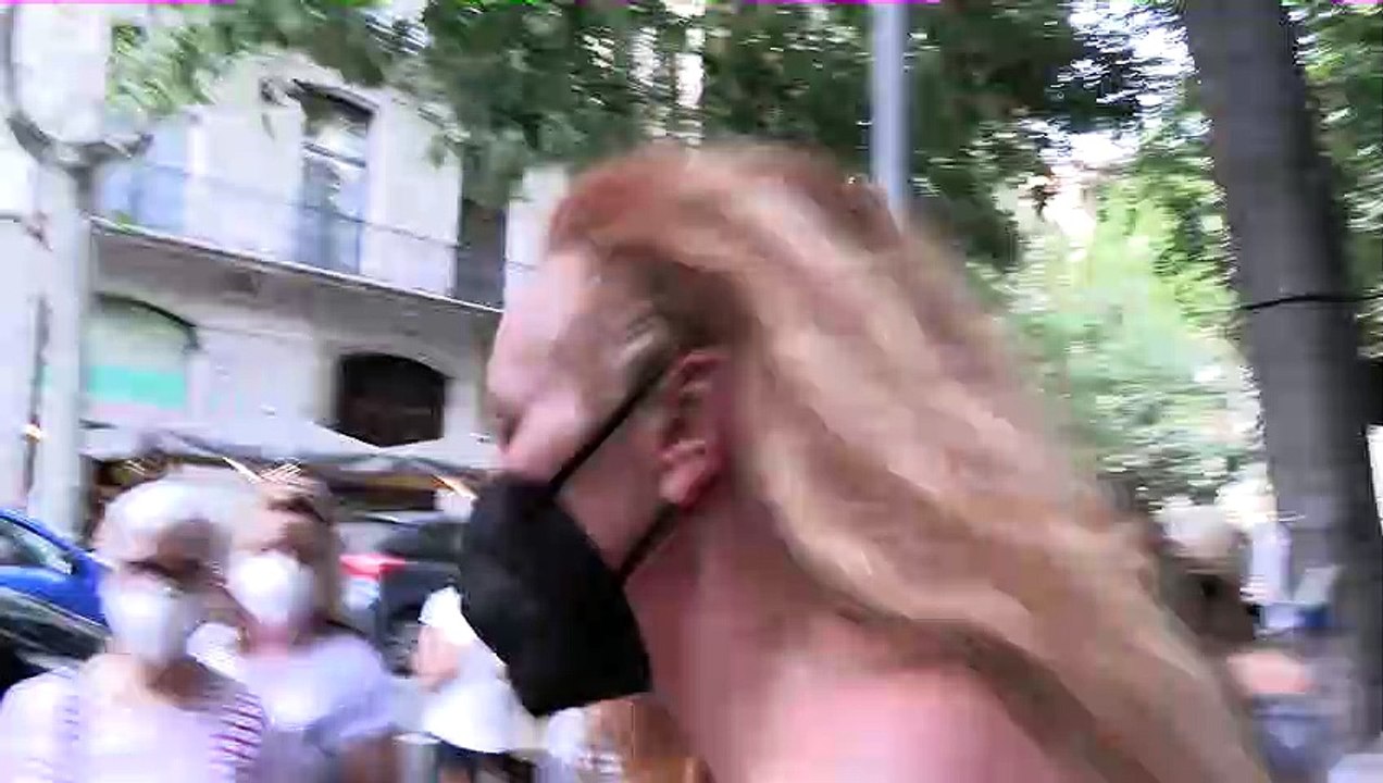 Rocío Carrasco sale del teatro con Fidel en vítores y aplausos