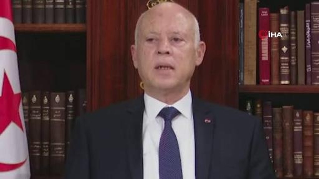 Son dakika haber: Tunus'ta Başbakan görevden alındı, meclisin yetkileri donduruldu, halk kutlama yaptıTunus Meclis Başkanı El-Gannuşi: "Anayasaya karşı bir darbe"