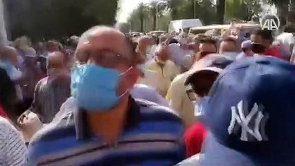 Tunus polisinden darbe karşıtlarına müdahale görüntüleri