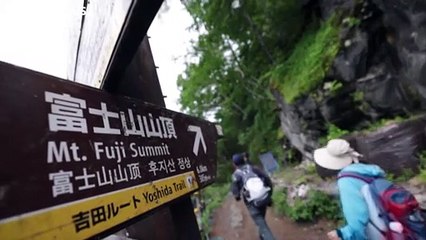 Egy éves kényszerszünet után újra mászható japán szent hegye a Fudzsi