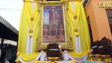 สุพรรณบุรี เทศบาลศรีประจันต์เชิญสิ่งของพระราชทาน มอบให้แก่ราษฎรผู้ประสบภัย(คลิป)