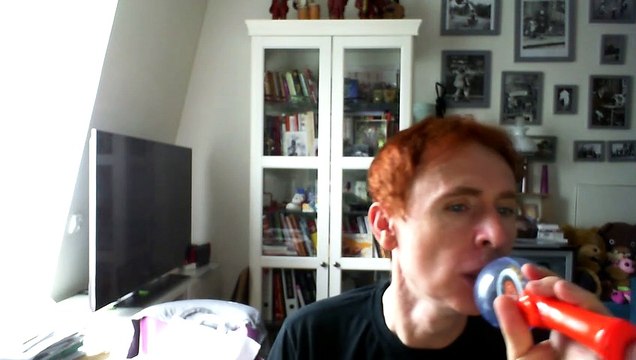 Wiwi égratigne lady your room