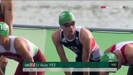 Faux départ incroyable lors du triathlon aux JO 2021