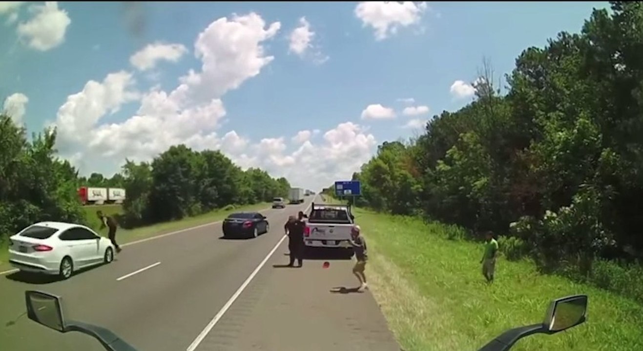 Guy Runs onto Interstate to Escape Cop and Gets Struck by Car - video ...
