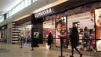 Here are 6 things employees say you should never do at Sephora
