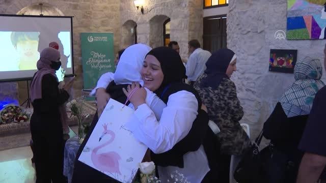 Yunus Emre Türk Kültür Merkezinde mutluluk konulu resim sergisi