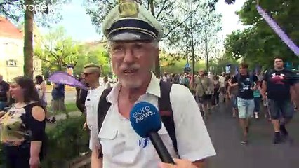 Ezren vonultak a Fidesz-székház elé a Pegasus-botrány miatt