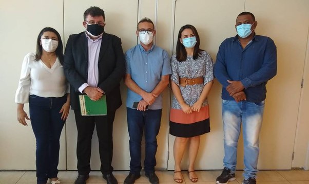 Em reunião em João Pessoa, prefeitos de Santa Helena e Poço de José de Moura buscam investimentos