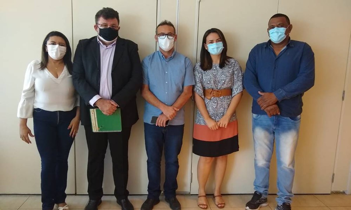 Em reunião em João Pessoa, prefeitos de Santa Helena e Poço de José de Moura buscam investimentos