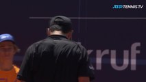 Munar produces one of the worst serves of the year
