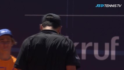Munar produces one of the worst serves of the year