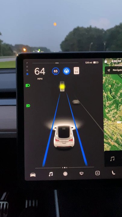 Autopilot Mistakes Moon for Orange Traffic Light