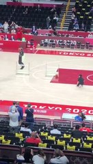 Japanese basketball robot wows at half-time of USA-France game 
