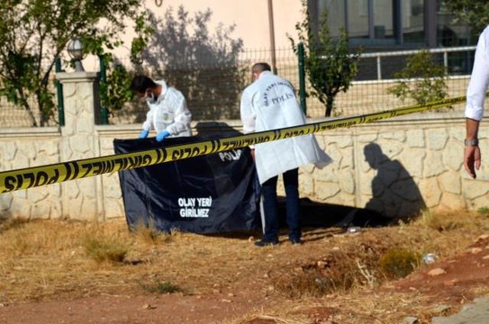İki gündür haber alınamayan genç kızın cansız bedeni boş arazide kanlar içinde bulundu