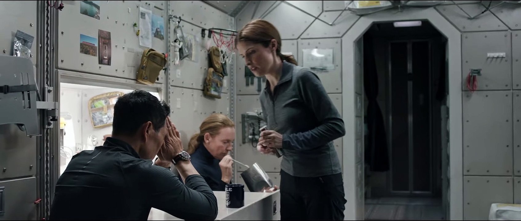 STOWAWAY Film - Clip und Trailer