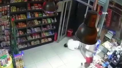 Sokak ortasındaki tartışma kanlı bitti...Dehşet anları kameralara yansıdı
