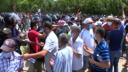 EUA e ONU pedem calma aos tunisinos, governo e oposição