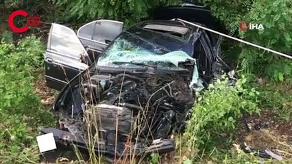 Memurları taşıyan otobüs ile otomobil çarpıştı 18 yaralı