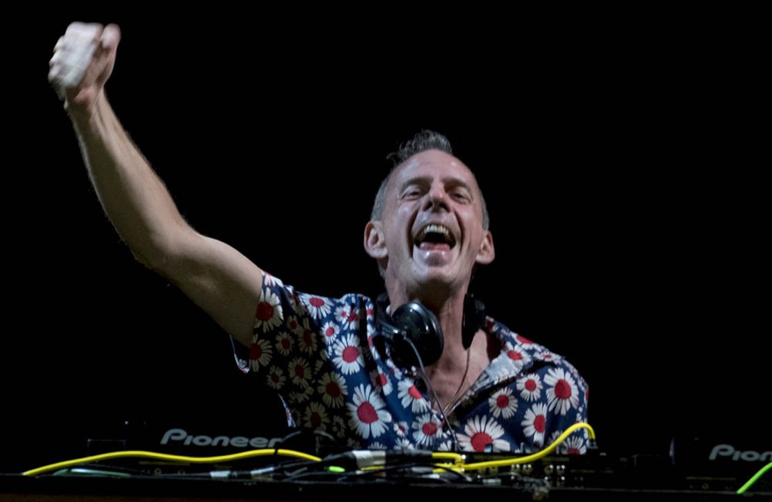 ‘Eu quase deixei a música para me tornar bombeiro’, diz Fatboy Slim