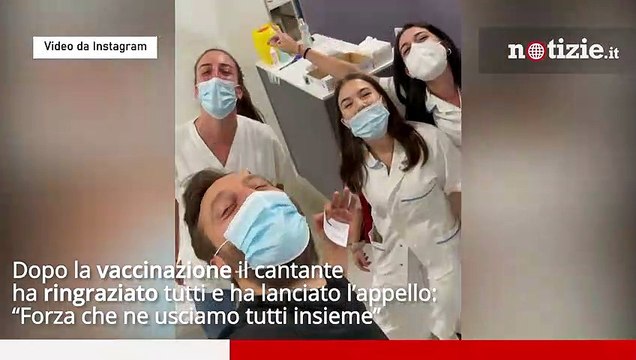 Cesare Cremonini, vaccino cantato dagli operatori sanitari con La nuova stella di Broadway