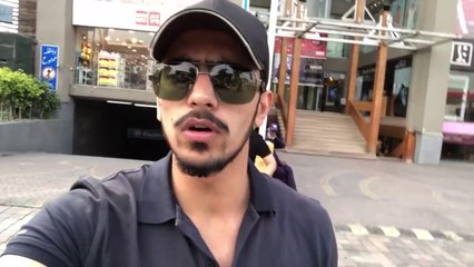 PAKISTAN’S BIGGEST DRAGON BURGER - FOOD REVIEW by RHS