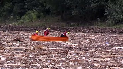 ARTVİN - Murgul'daki selde kaybolan kişiyi arama çalışmaları sürüyor