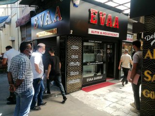 Sarraf baba ve oğlu kar vadiyle 30 milyon TL dolandırdı