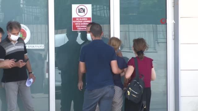 Son dakika haberi... Tatil dönüşü şarampole yuvarlanan araçta doktor hayatını kaybetti, annesi yıkıldı