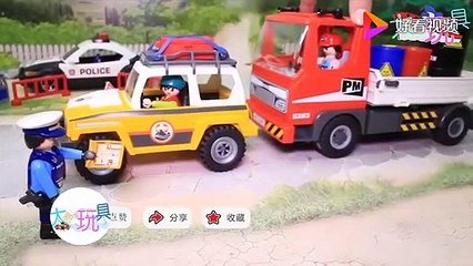 The bearded man hid in the oil barrel, thinking that the police could not find him, and he was embarrassed!