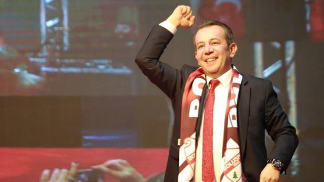 Mültecilerin su faturalarına 10 kat zam yapacağız diyen Bolu Belediye Başkanı Tanju Özcan hakkında suç duyurusu