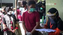 Blusukan, Risma Temukan Bansos Tunai 200 Ribu Dipaketkan Jadi Sembako