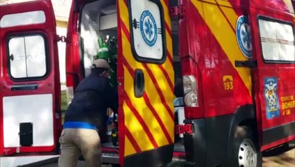 Homem de 56 anos sofre queda de moto ao atropelar gato que atravessou a Rua Haiti, no Periolo