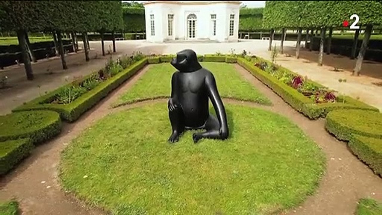Les sculptures fantastiques des époux Lalanne investissent les jardins du château de Versailles