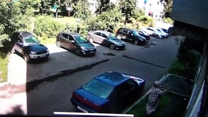 ¡Heroína sin capa! Abuela salva a un bebé que cayó de un edificio