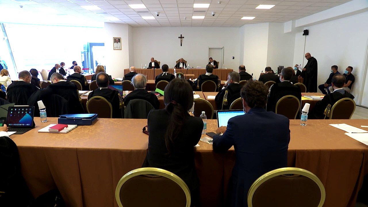 Começa no Vaticano julgamento contra cardeal po...
