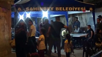 Download Video: Kuzey Irak'ta şehit olan askerin Gaziantep'teki ailesine şehadet haberi verildi