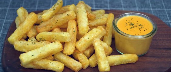 Crispy French Fries & Cheese Sauce