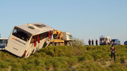 Aksaray'da yolcu otobüsü devrildi 22 yaralı