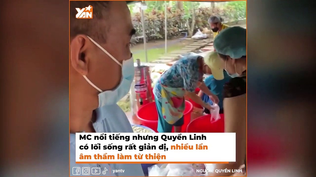 Quyền Linh hăng hái vác gạo làm từ thiện mặc trời mưa gió, đi tận hẻm sâu vị sợ bà con thiệt thòi