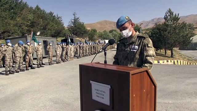 HAKKARİ - Irak'ın kuzeyindeki Pençe Harekatı bölgesinde şehit olan askerler için Hakkari'de tören düzenlendi