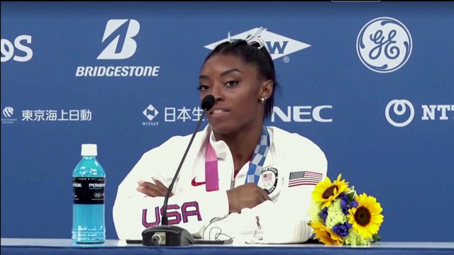 Biles defiende su retirada: Hay que dar prioridad a la salud mental